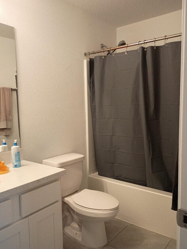 Building Photo - 8995 Gifford Dr