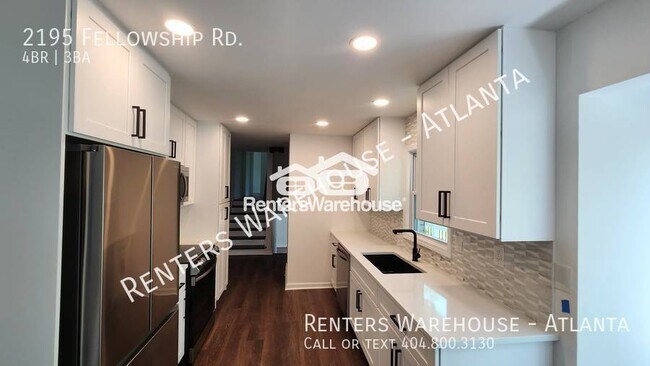 Building Photo - Experience the Perfect Blend of Comfort, S...