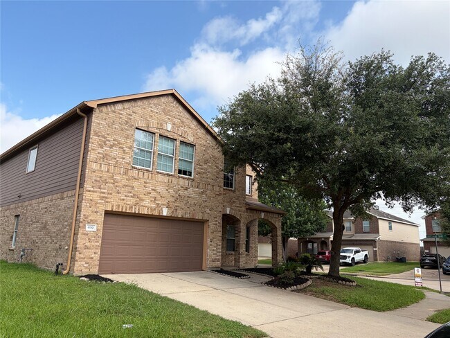 Building Photo - 410 Sunwood Glen Ln