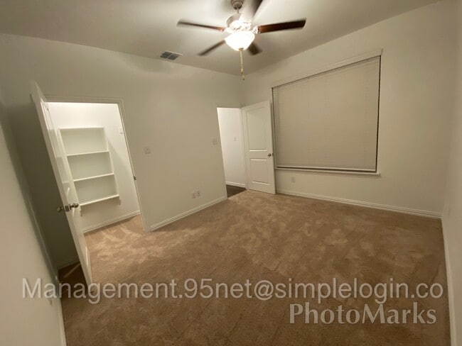 Building Photo - 1022 Rosewood St