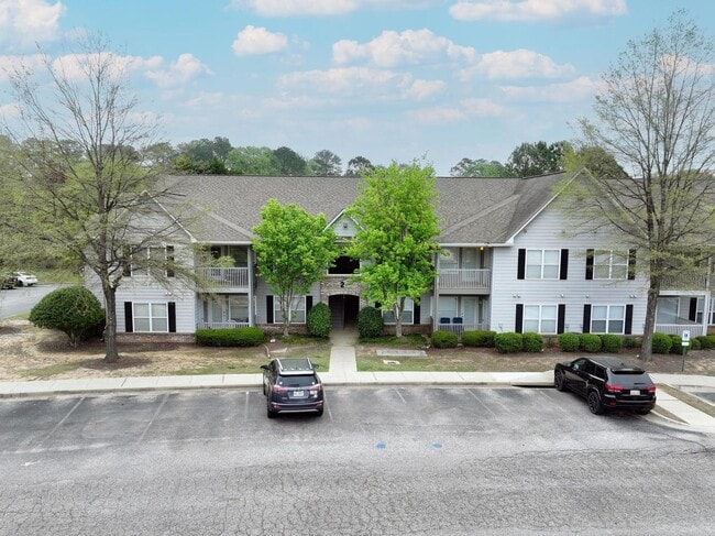 Building Photo - 2 Bedroom 2 Bath Condo on Donahue Dr