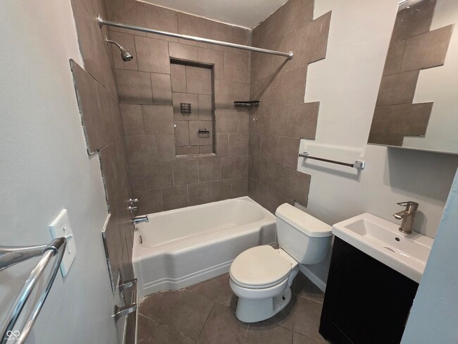 Building Photo - 1116 N Dearborn St