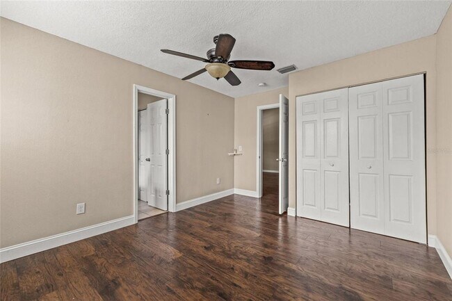 Building Photo - 2501 W Gray St