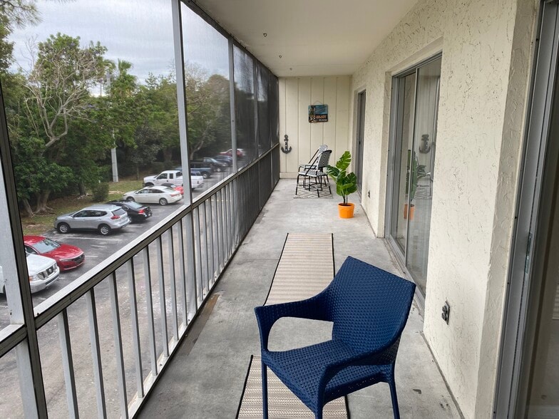 Building Photo - 1714 69th Ave W