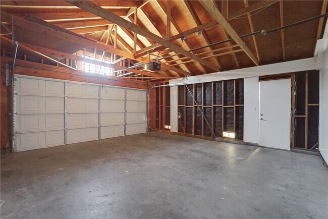 Building Photo - 1721 Viridan Ave