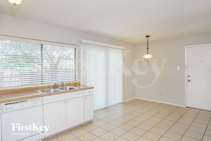 Building Photo - 9814 Emory Oak Cir