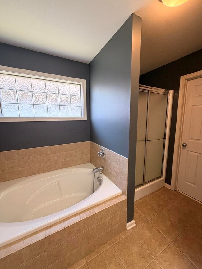 Building Photo - 2904 Mahala Ln