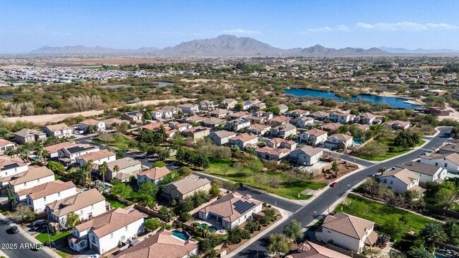 Building Photo - Stunning 4 bedroom, 3 bathroom home in the desirable community of Avian Trails!!