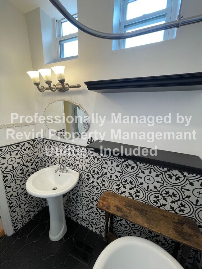 Building Photo - 1287 Harbert Ave