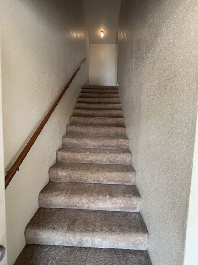 Building Photo - 1201 Monroe Loop