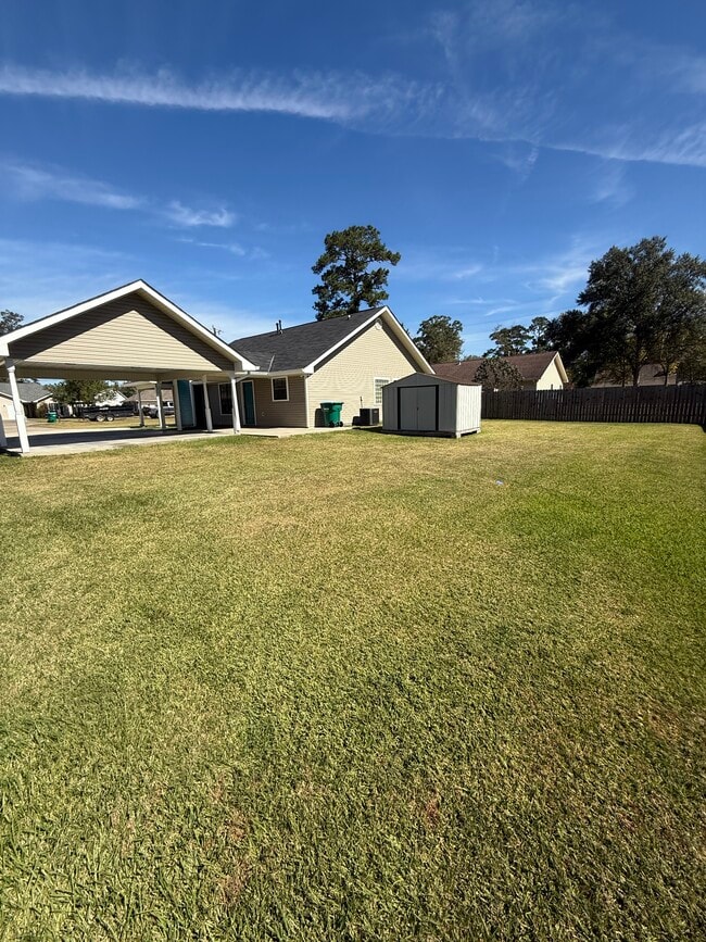 Building Photo - 16 Cypress Dr