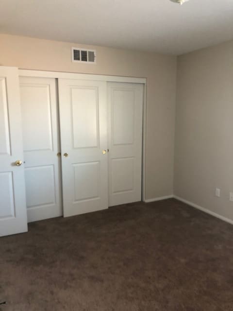 Building Photo - 42758 Camelot Rd