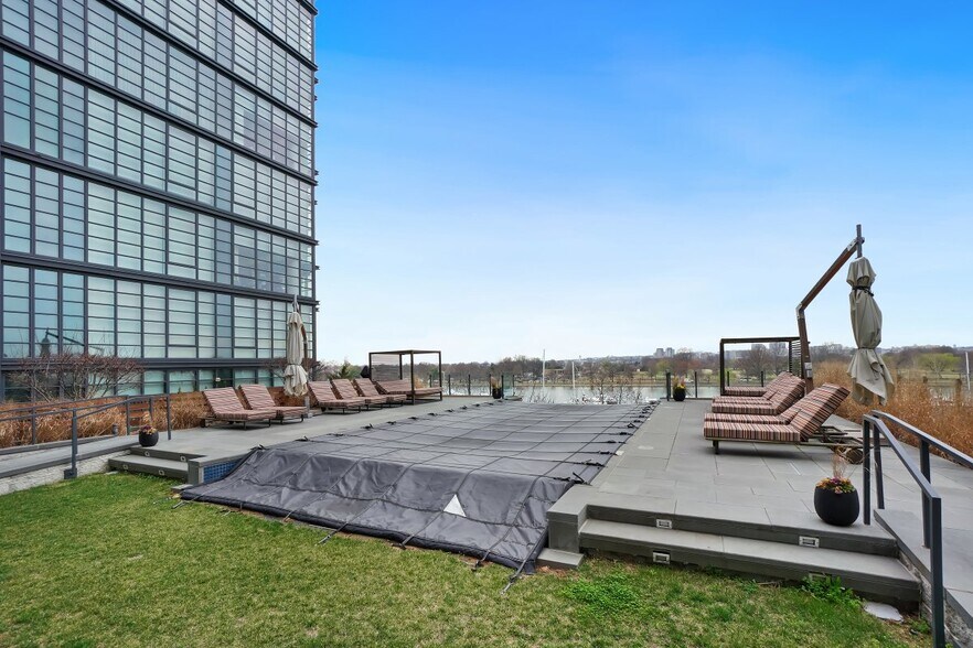 Building Photo - 45 Sutton Square SW