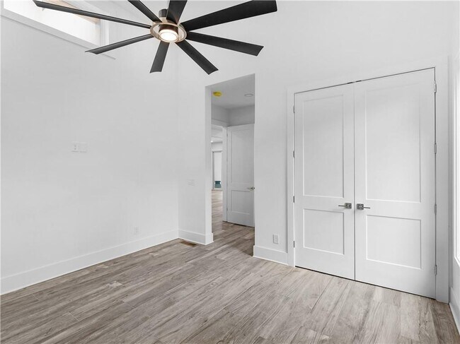 Building Photo - 3258 S Bay Dr