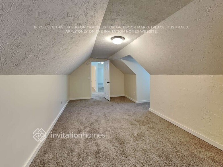 Building Photo - 1835 Red Rose Ln