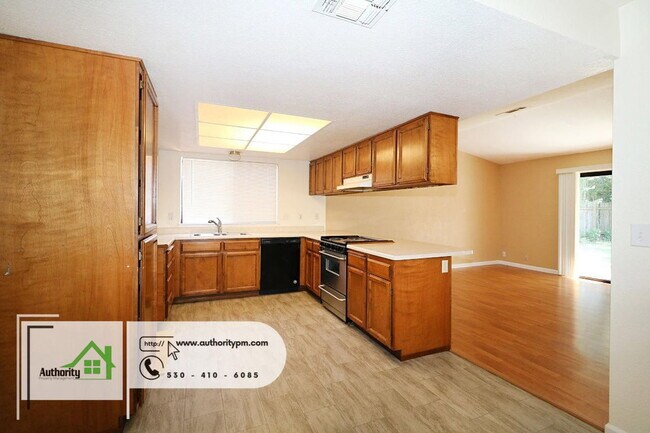 Building Photo - 6822 Creekside St