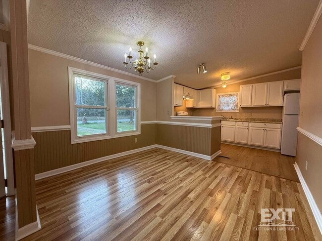 Building Photo - 3 Bedroom, 2 Bathroom Home in a Beautiful Country Setting