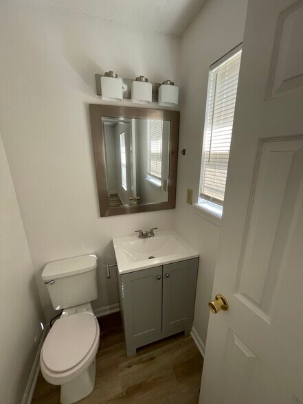 Building Photo - 1805 Colt Dr