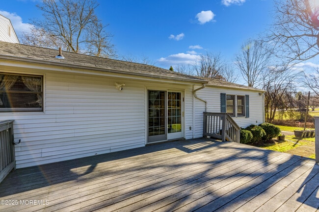 Building Photo - 150 Cloverdale Cir