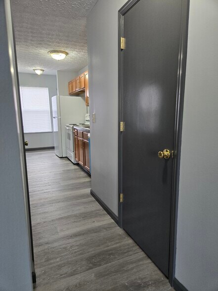 Building Photo - 6048 Trowbridge Way
