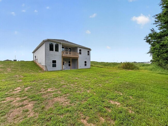 Building Photo - 585 Bailiwick Dr