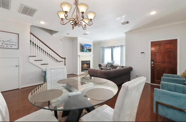 Building Photo - 7150 Windwater Pkwy N