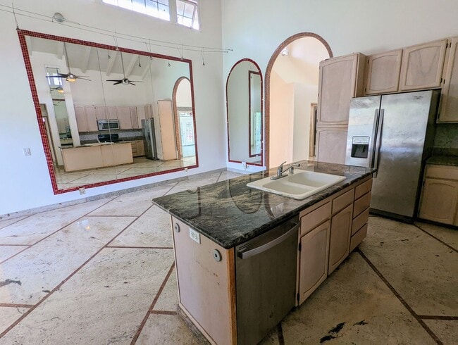 Building Photo - Kalama valley single level 4 bedroom home ...