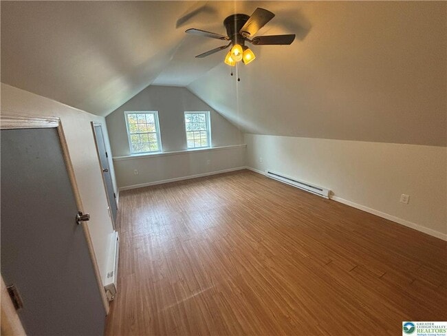 Building Photo - 654 Youngs Hill Rd