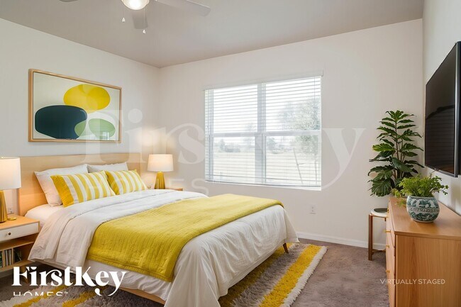 Building Photo - 1110 NW 24th Pl