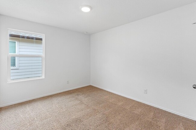 Building Photo - 115 Snapdragon Ln