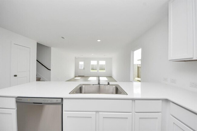 Building Photo - 25524 Roy Rogers Rd