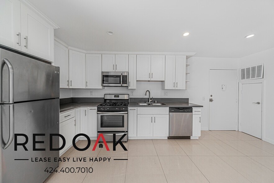 Building Photo - 3540 Fletcher Dr