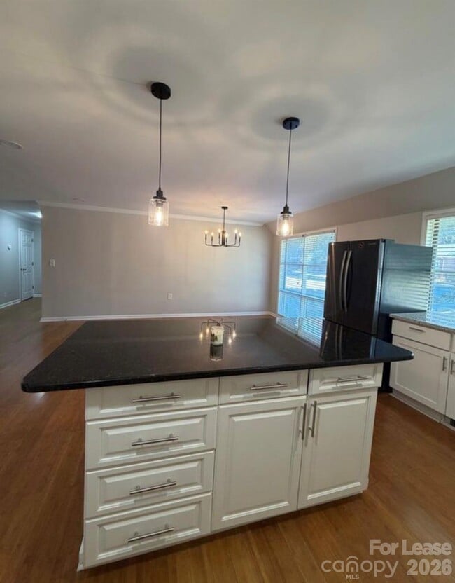 Building Photo - 4201 University Dr