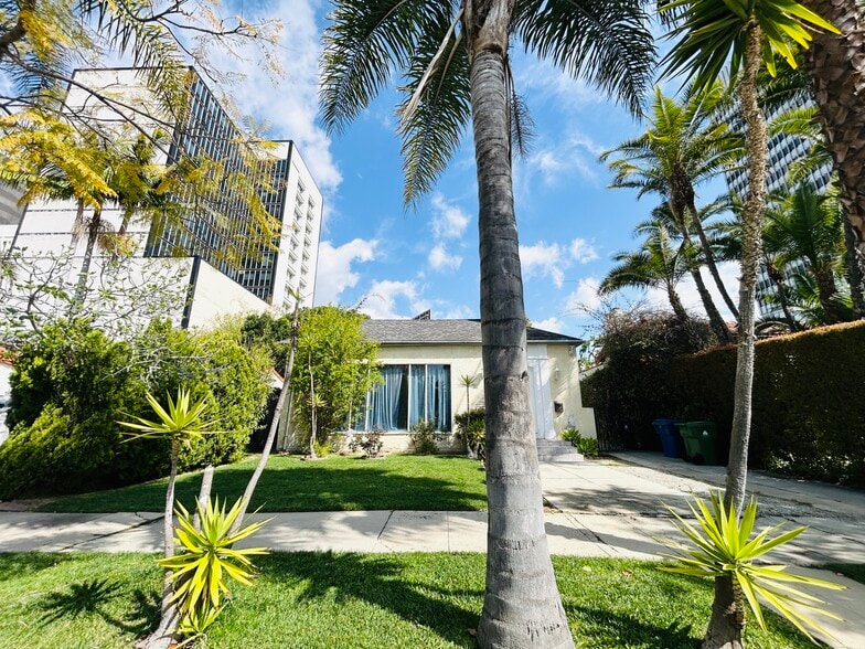Primary Photo - 6329 Warner Dr