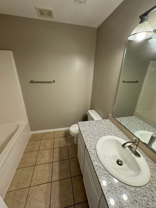 Building Photo - 4051 Condor Dr
