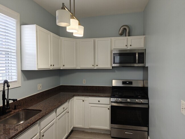 Building Photo - 102 Mt Pleasant Ave