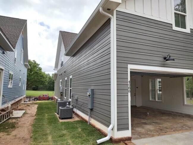 Building Photo - 4088 Biltmore Ave