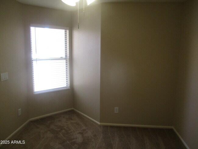 Building Photo - 11202 E Persimmon Ave
