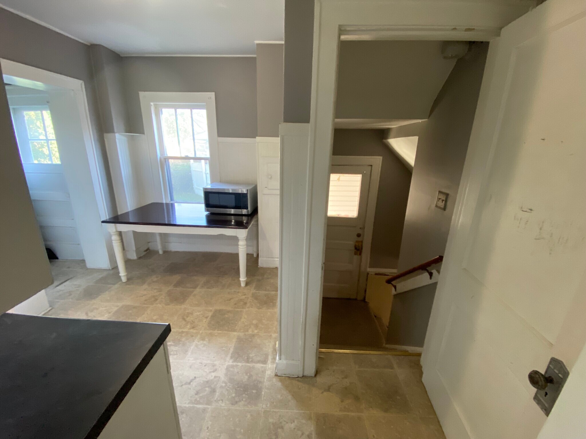 Building Photo - 377 Parkside Dr
