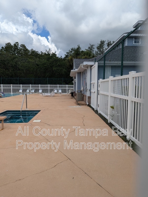 Building Photo - 9448 Charlesberg Dr