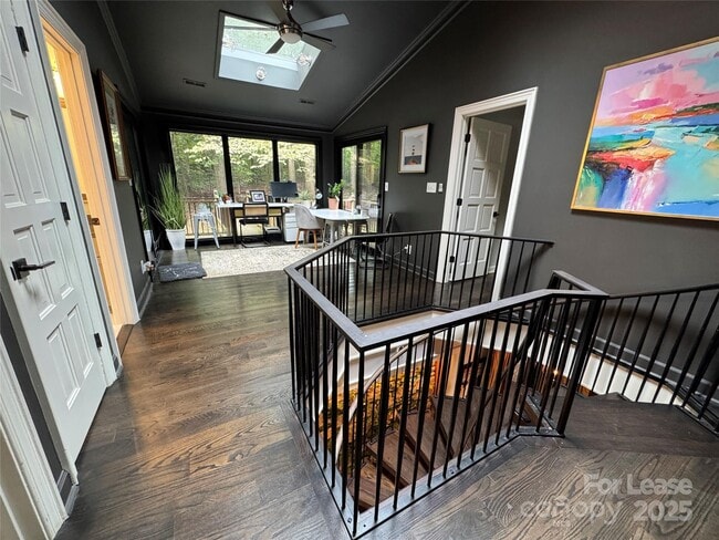 Building Photo - 210 Hargett Ct