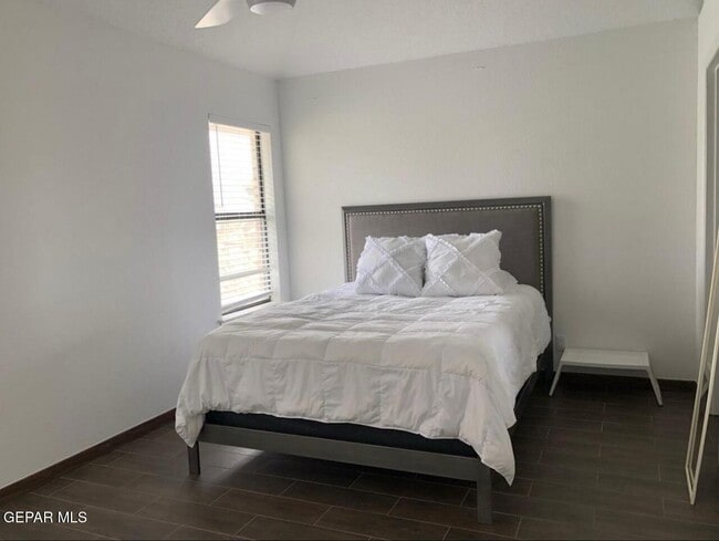 Building Photo - 4705 Loma Grande Dr