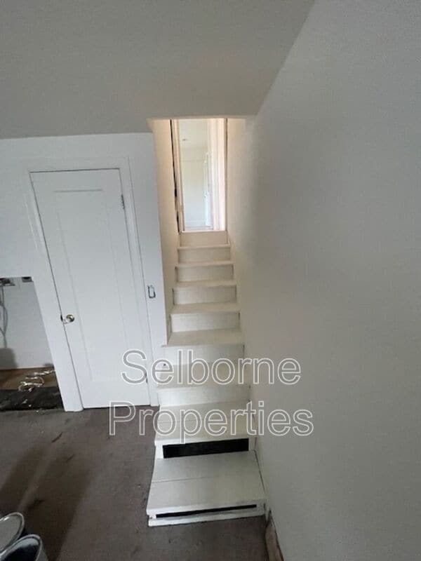 Building Photo - 1424 E 20th St