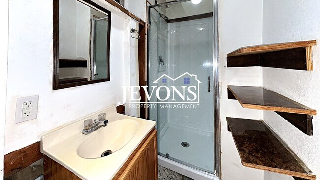 Building Photo - 50% Off First Month's Rent! Move-In Ready Gem in Seattle