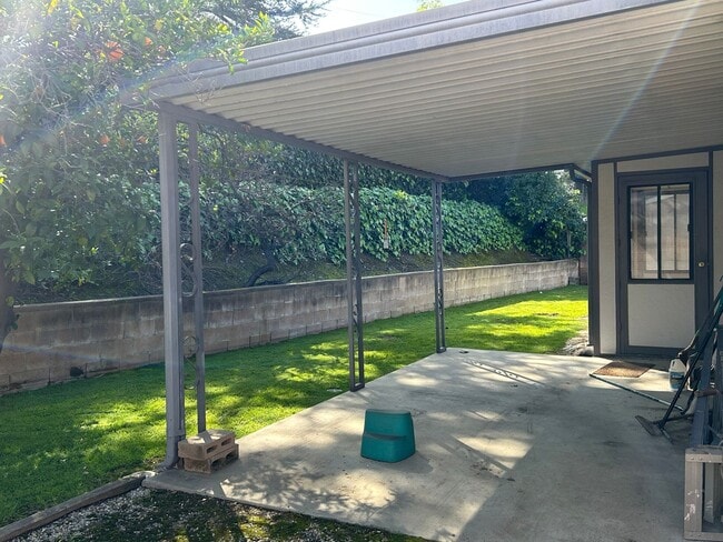 Building Photo - Charming Home with Sunroom & Spacious Backyard in Glendora