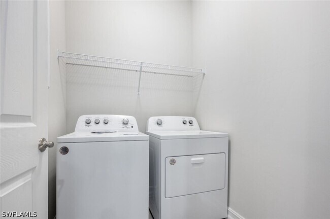 Building Photo - 1066 Enbrook Lp