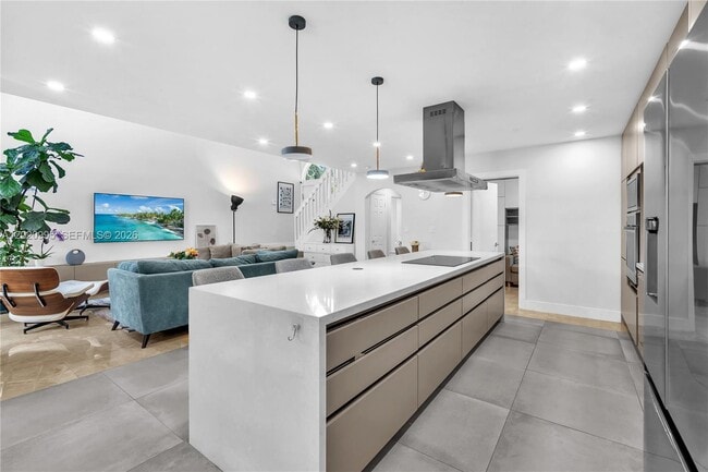 Building Photo - 16601 Sapphire Manor