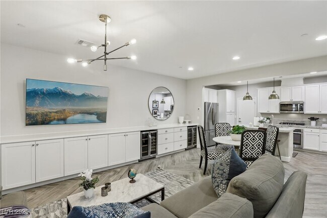 Building Photo - 104 Alamere Falls Dr
