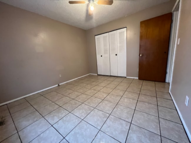 Building Photo - 425 S Avocado Ct