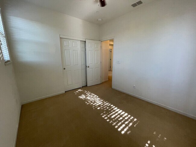 Building Photo - Two Story Home w/ Fridge Included, Attache...